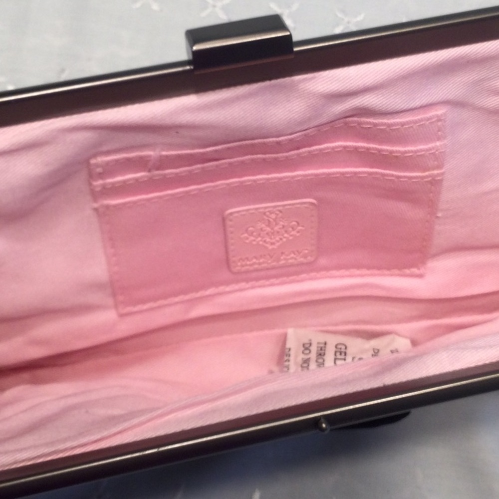 Mary Kay Evening Bag Black Velvet with Silver Chain - Picture 3 of 8